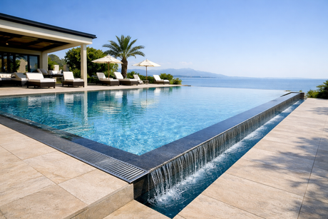 Prelivni bazen: vrhunac hidrauličke stabilnosti i estetske perfekcije